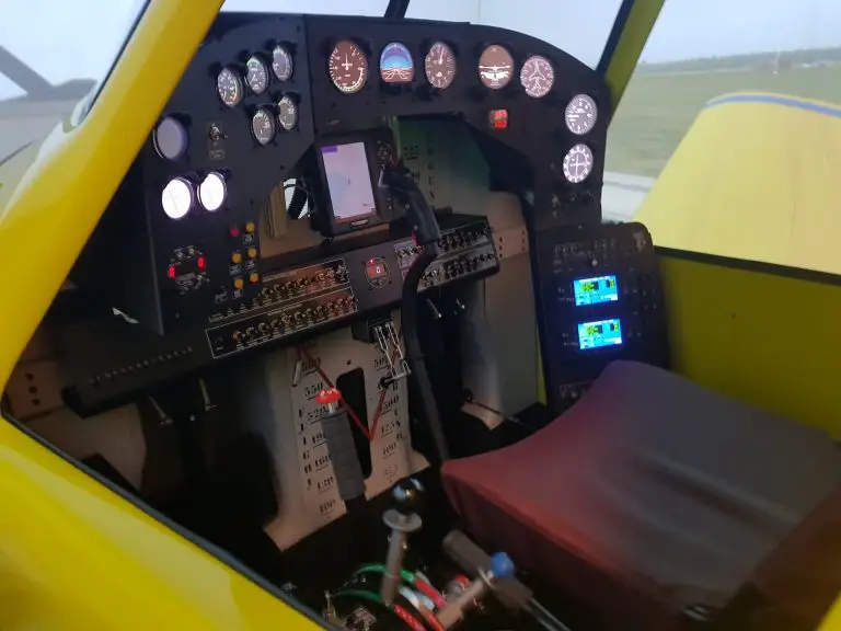 AT802 Cockpit